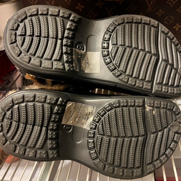 Non Crocs - Picture 4 of 5